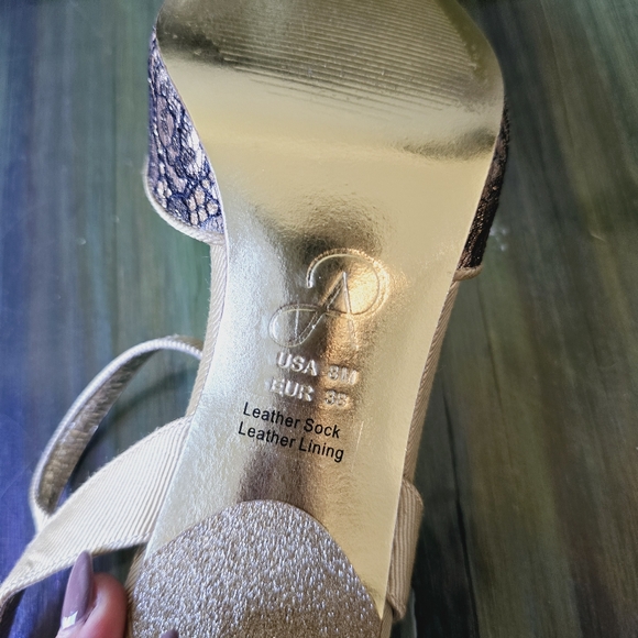 Adrianna Papell Hadleigh Heels - Picture 6 of 7